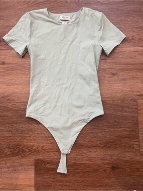Aritzia Sage Short-Sleeve Bodysuit